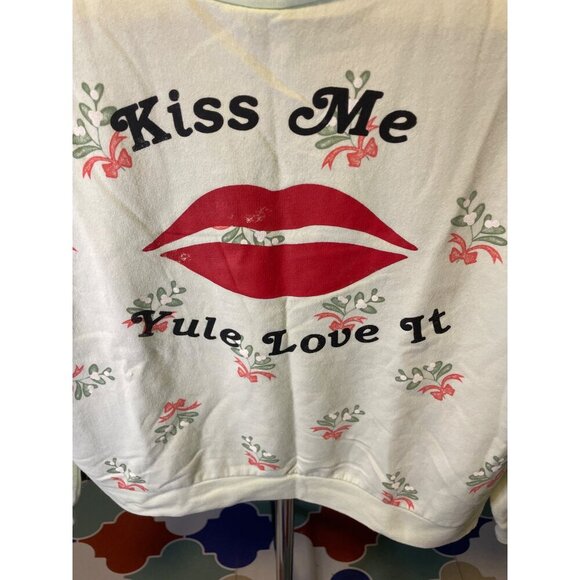Holiday Time Light Green Kiss Me Yule Love It Graphic Sweatshirt SZ Medium - Picture 4 of 6
